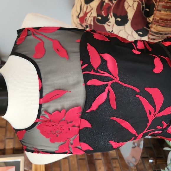 Tahari Arthur S Levine Size 4 Black With Red Floral Dress Sheer Top Layer Midi - Picture 2 of 9